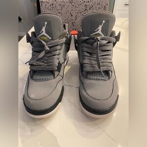 Nike Air Jordan 4 Retro in cavestone Sneakers size 9